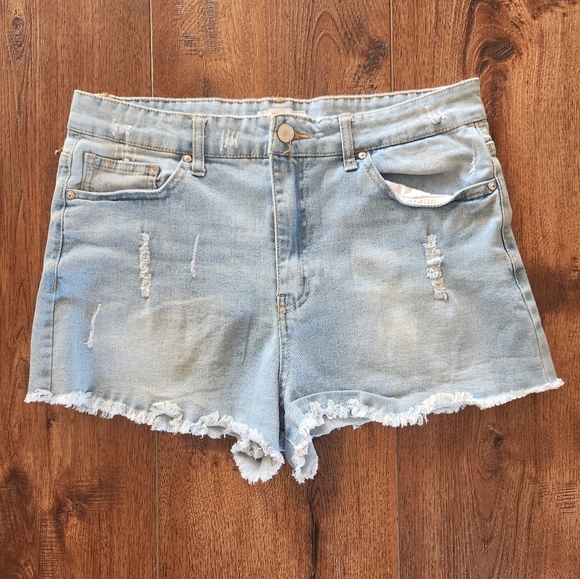 Hand Painted Cut Off Jean Shorts / Forever 21 SIZE 30 Treated Fabric Paint - Picture 2 of 6